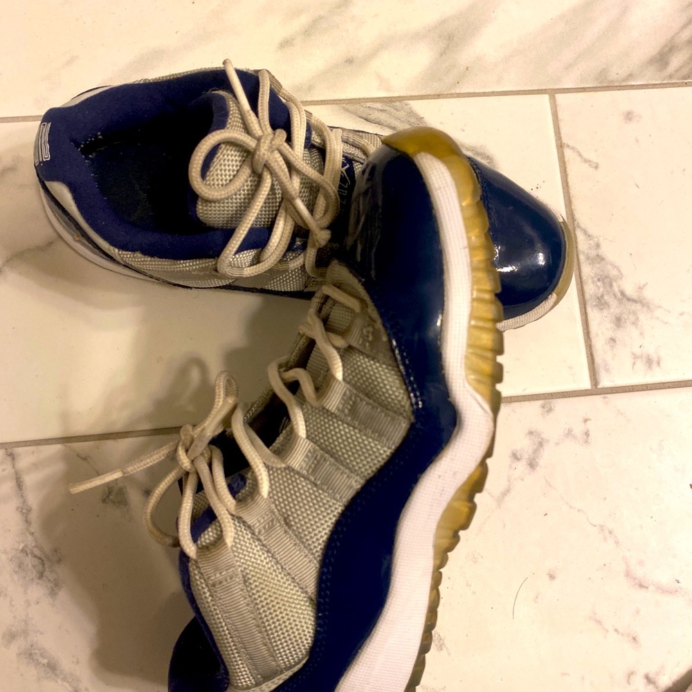 Nike Air Jordan Retro 11 Low Georgetown  Youth 2y